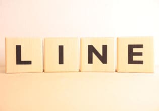 「LINE（ライン）」のフリー素材（シンプルなイメージ画像）