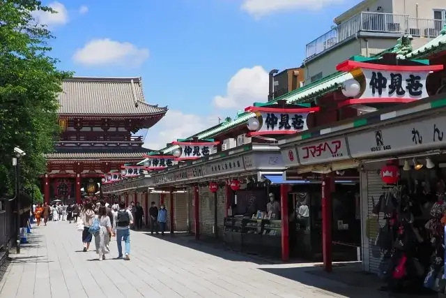 浅草の仲見世通り