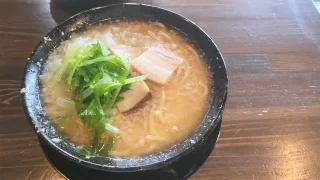 太麺のラーメン