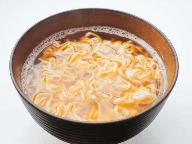 お椀のラーメン