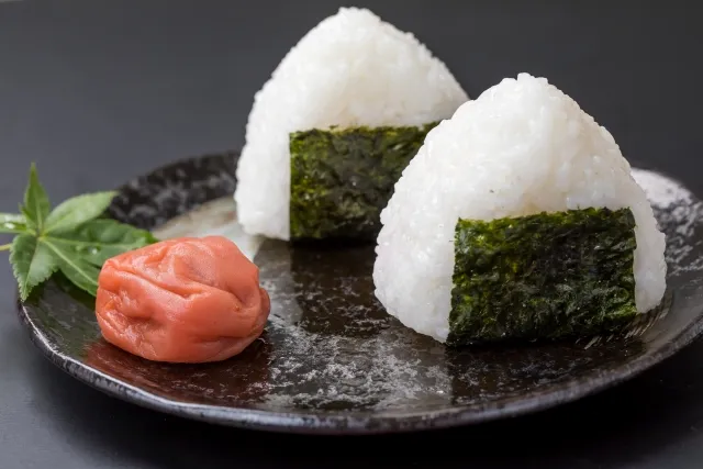 海苔付きのおにぎり