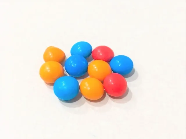 カラフルなピーナッツチョコレート