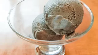 黒ごまアイス