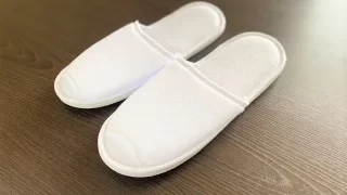 使い捨てスリッパ