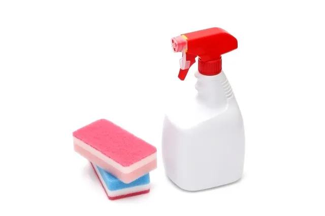 洗剤とスポンジ