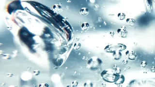 炭酸飲料（水と泡）